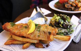 Best places for fish and chips in Runcorn and Widnes according to Tripadvisor (Canva)