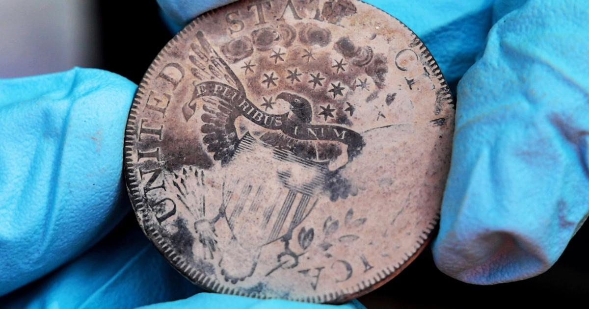 Time capsule that appeared to contain only silt yields centuries-old coins - Vimarsana News